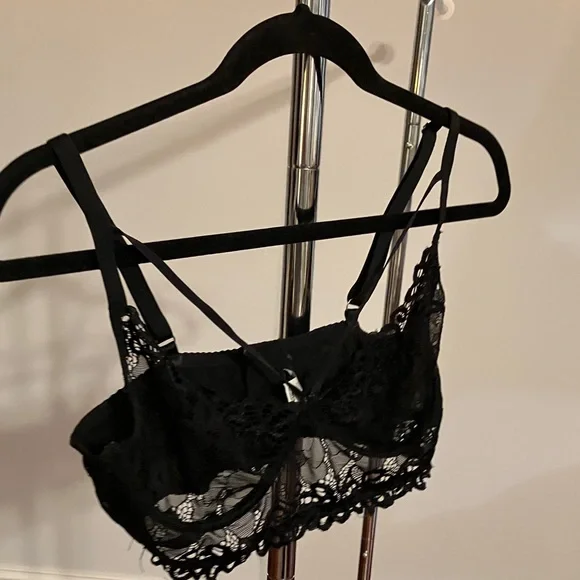 Chic Black Lace Underwire Bra - Picture 10 of 12